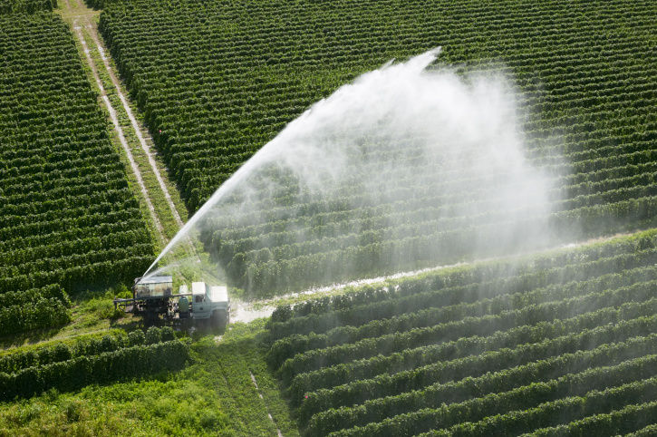 Sistemas de rega e irrigação agrícola